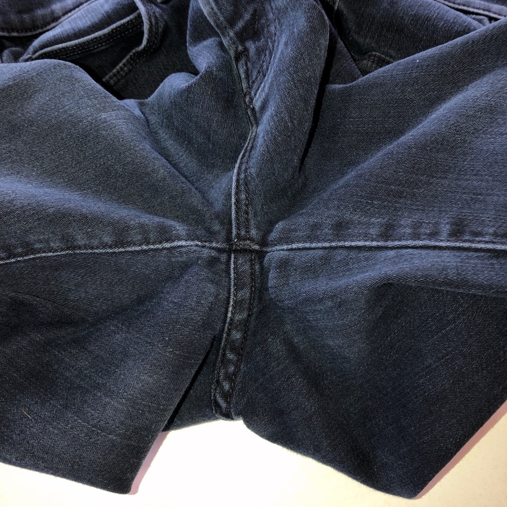 MOTHER The Stunner Crop Blackbird Wash Buttonfly Jeans (25) - Picture 15 of 17